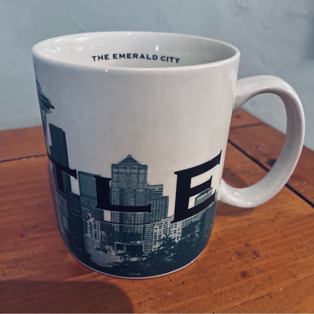 Vintage Starbucks Series One Seattle The Emerald City Coffee Cup Large 18 OZ